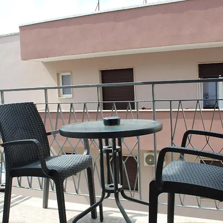 Degli Angeli לצ'ה